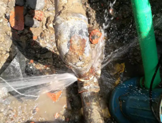 苏尼特右测漏水公司电话